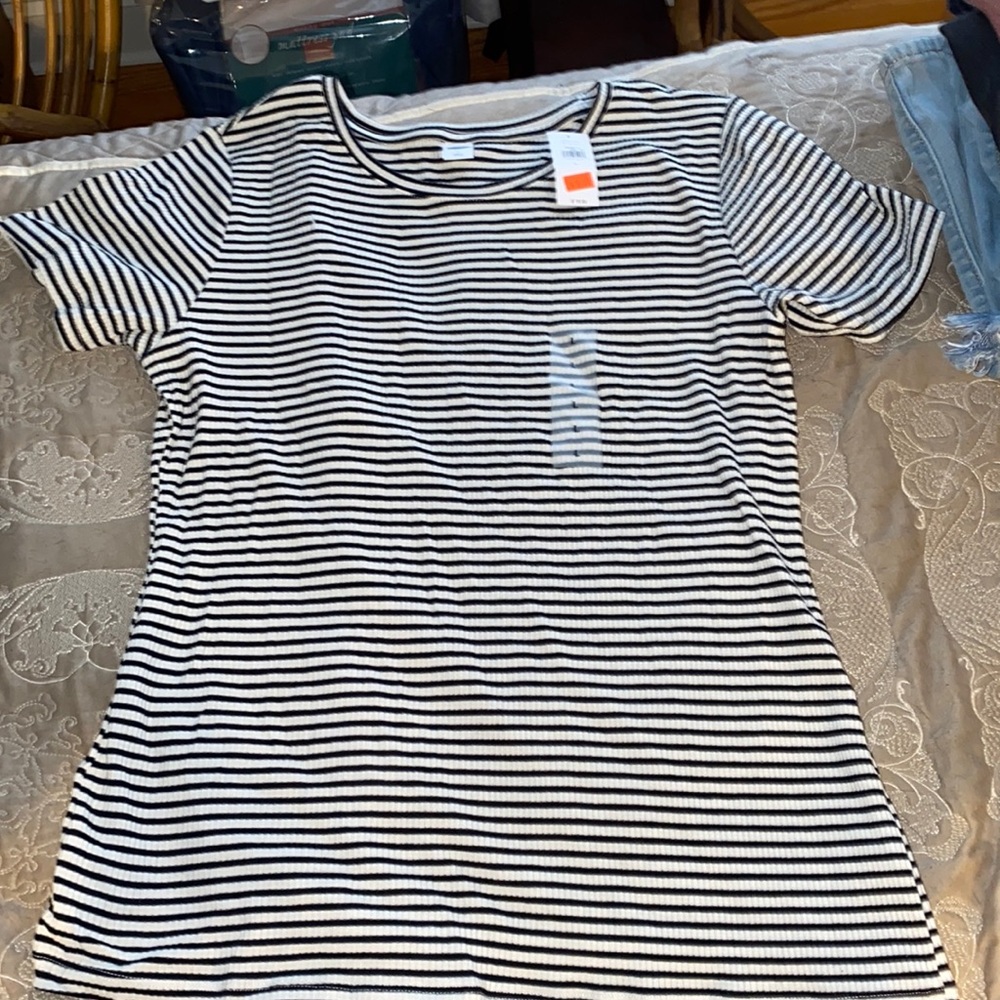 Old navy tee